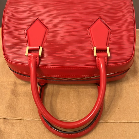 Louis Vuitton gently used Red Epi Sablous Handbag - Picture 5 of 14